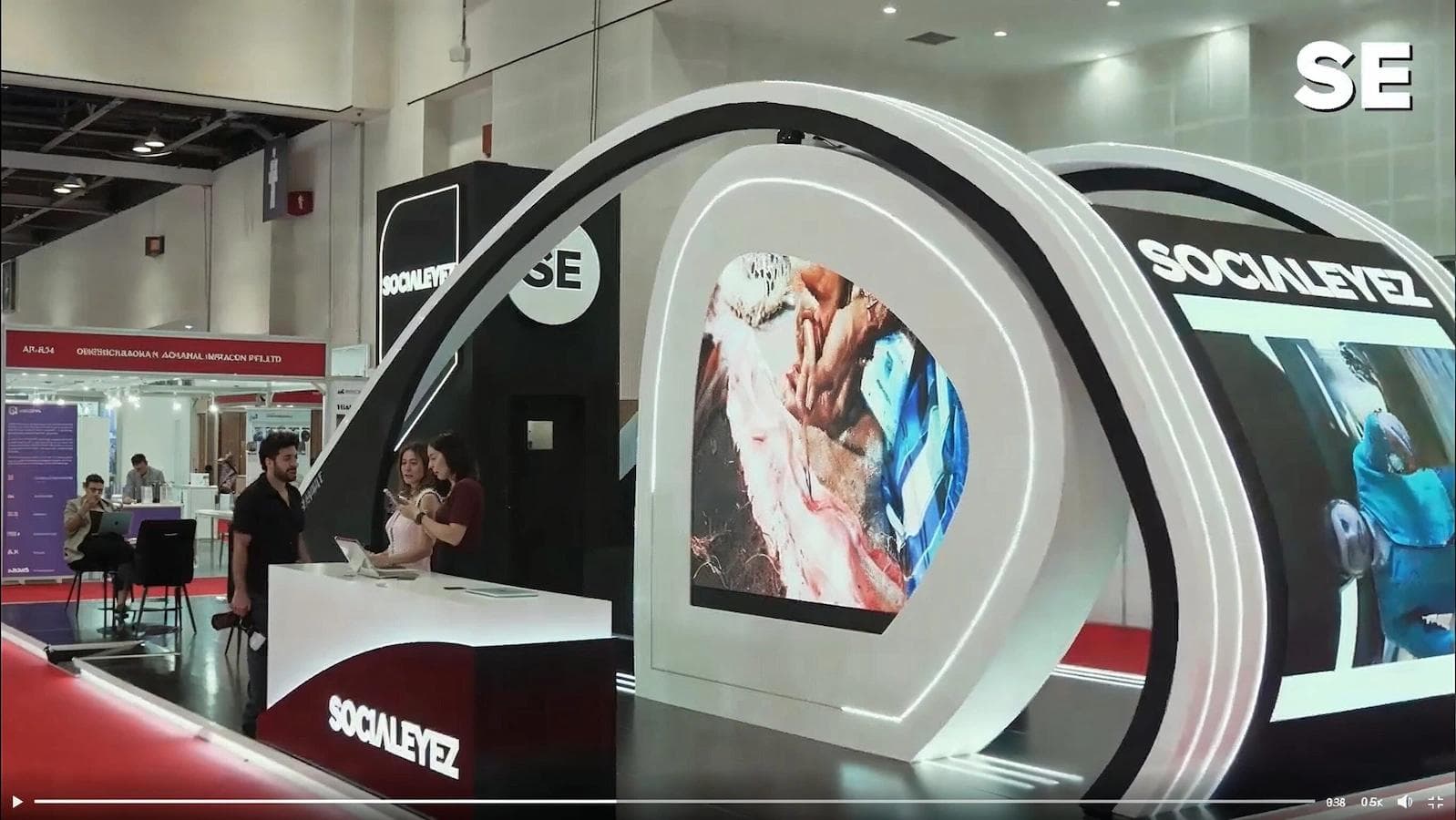 Social Eyez gallery image 5